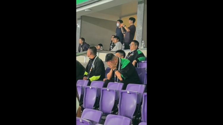 王鈺棟凌空斬終結(jié)五輪不勝，浙江副總看臺(tái)淚崩
