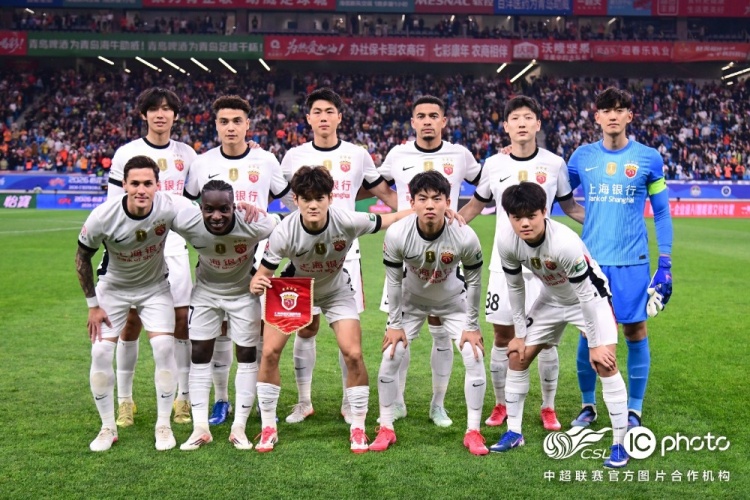 青島海牛3-1上海海港：吾米提江染紅致十人作戰(zhàn)，劉祝潤中柱難挽敗局