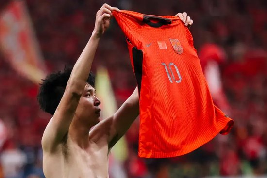 王鈺棟點(diǎn)殺巴林，18歲199天創(chuàng)國(guó)足世預(yù)賽最年輕進(jìn)球紀(jì)錄