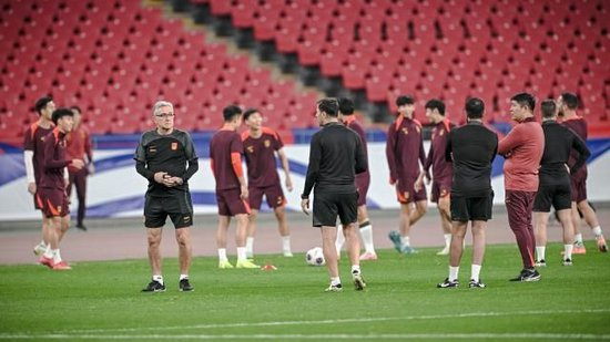 客戰(zhàn)印尼必須取三分 伊萬上海集訓主抓進攻與B方案 客戰(zhàn)印尼必須取三分 伊萬上海集訓主抓進攻與B方案