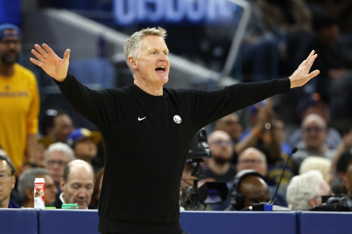 Shams：科爾曾考慮離開NBA，與拉科布會(huì)面后兩年頂薪留隊(duì)