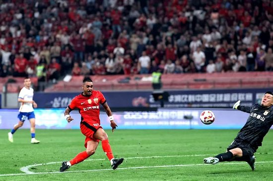 武磊點射破荒，海港補時階段1-1逼平泰山