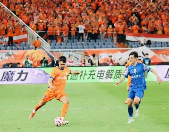 泰山0-1申花兩連敗落后7分 崔康熙變陣無效右路新人成短板 泰山0-1申花兩連敗落后7分 崔康熙變陣無效右路新人成短板