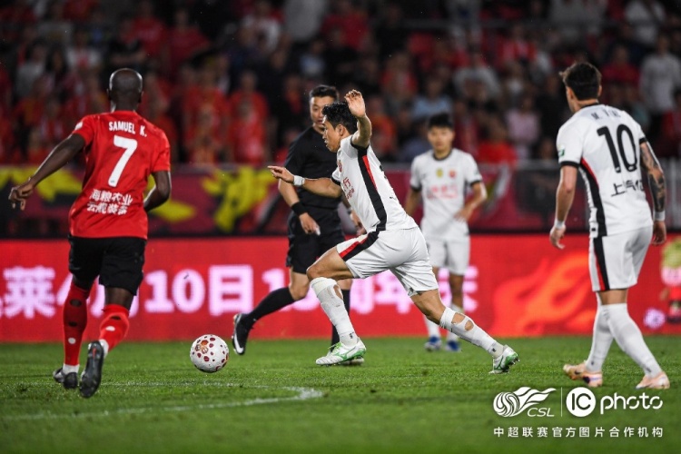 姆本扎+熱菲尼奧三分鐘兩球逆轉(zhuǎn)，海港客場(chǎng)2-3遭鐵人楠波灣絕殺