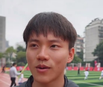 U17國(guó)腳徐正鵬：力爭(zhēng)早日完成中超首秀，大學(xué)目標(biāo)華科