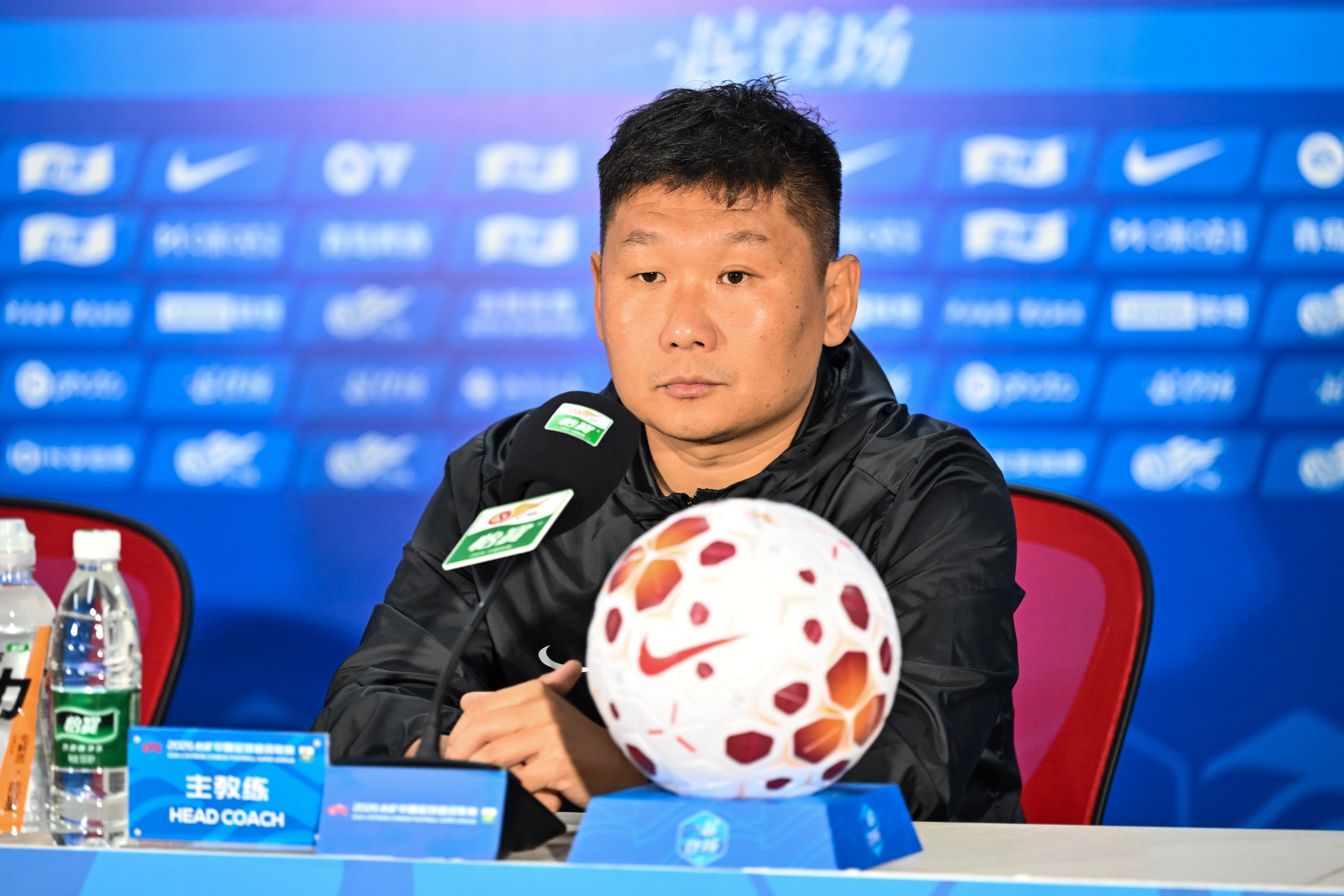 銅梁龍創(chuàng)紀(jì)錄五人入選U23國足,劉建業(yè)訓(xùn)話:去國家隊就要全力以赴